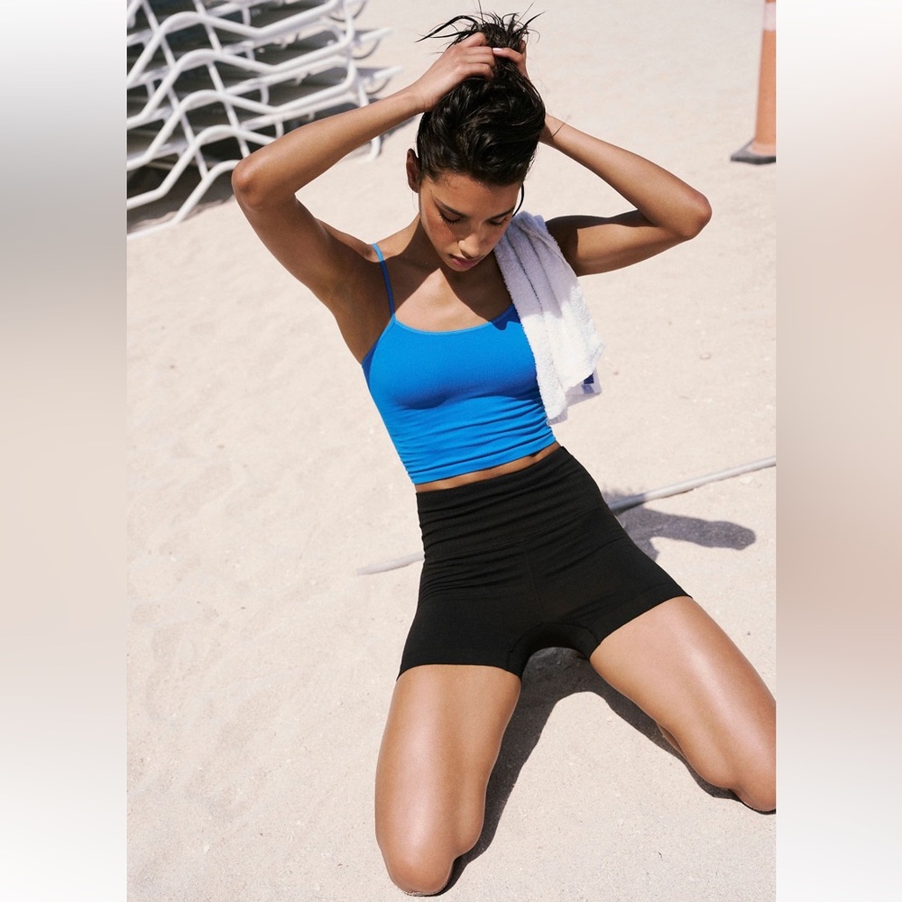 Free People Movement shorts
Good Karma running shorts
Black
Size M/L